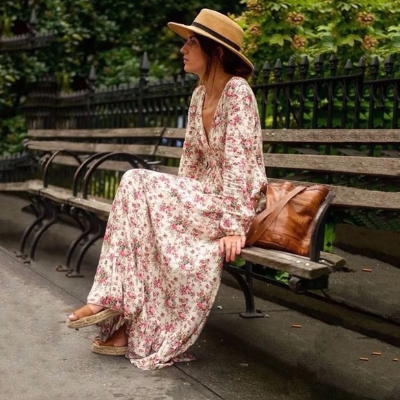 Lena Vie Boutique Dresses & Skirts - A 5⭐️ Fall Fav! Flowing Blooms Boho Maxi Dress W/Slim Full Skirt, Floral Maxi